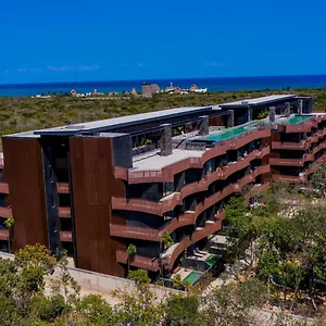  Apartment Seascape Near The With A Sea-view Rooftop And Infinity Pool